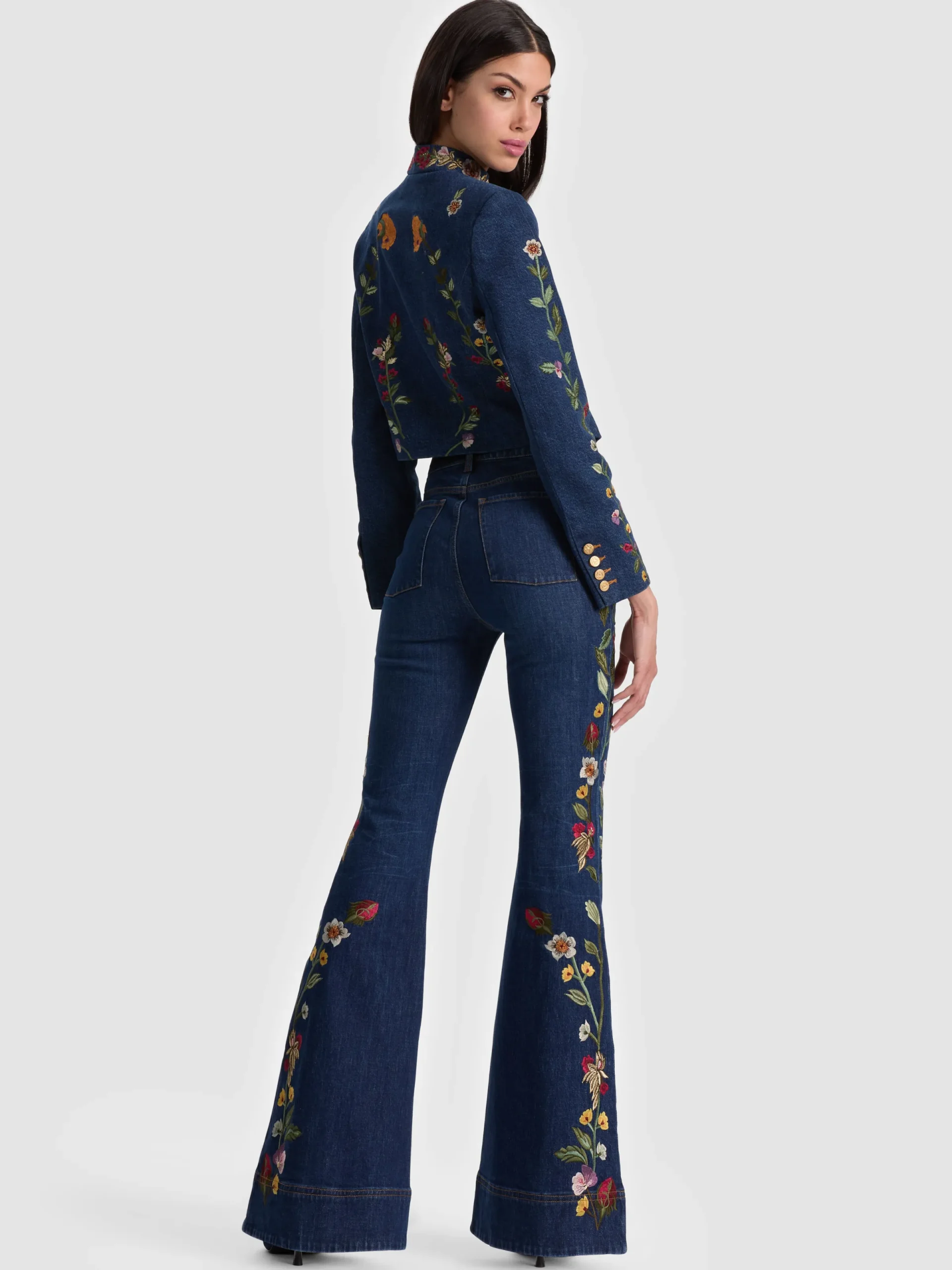 Alice and Olivia JEANS*BEAUTIFUL EMBROIDERED JEAN