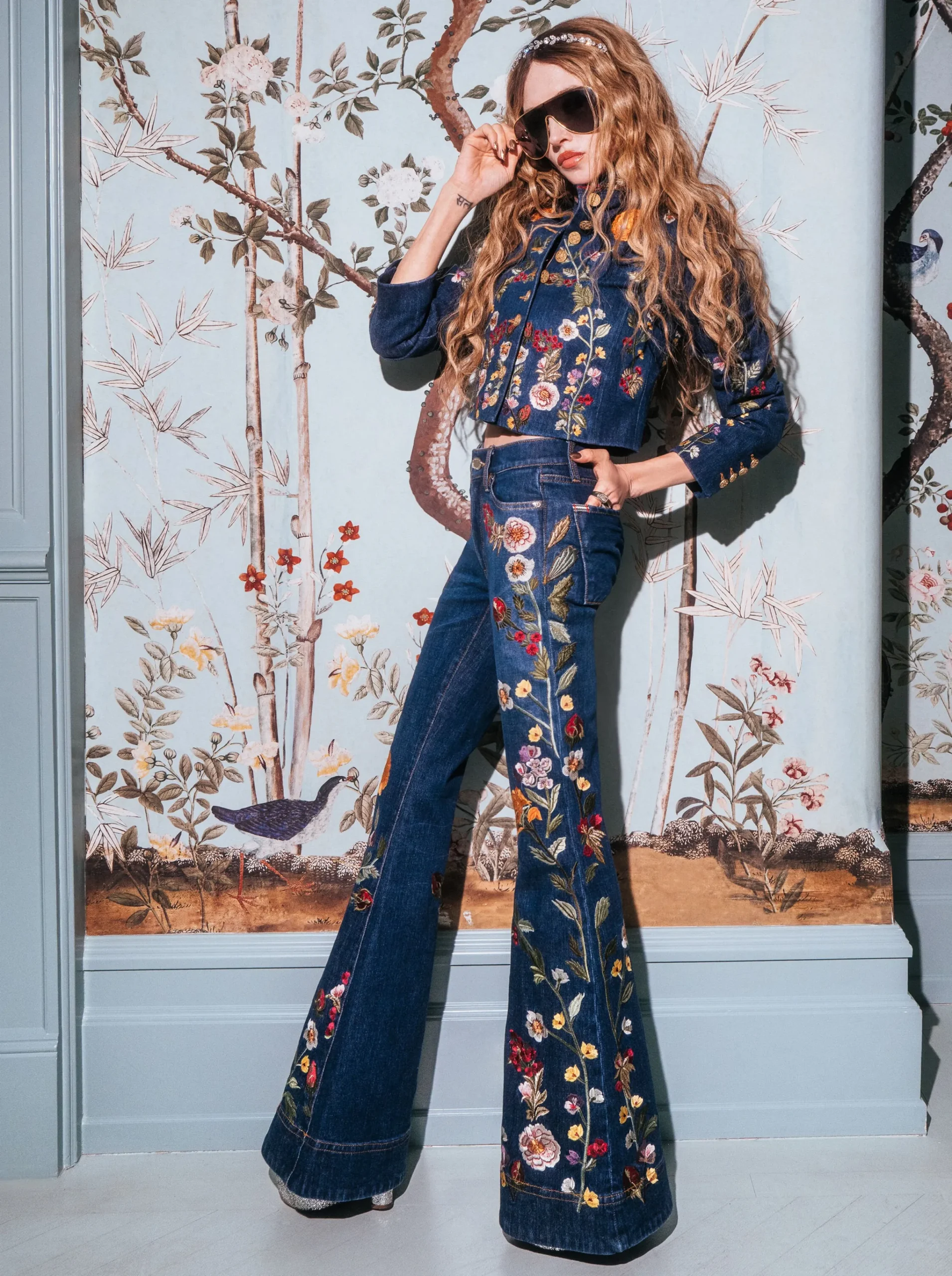 Alice and Olivia JEANS*BEAUTIFUL EMBROIDERED JEAN